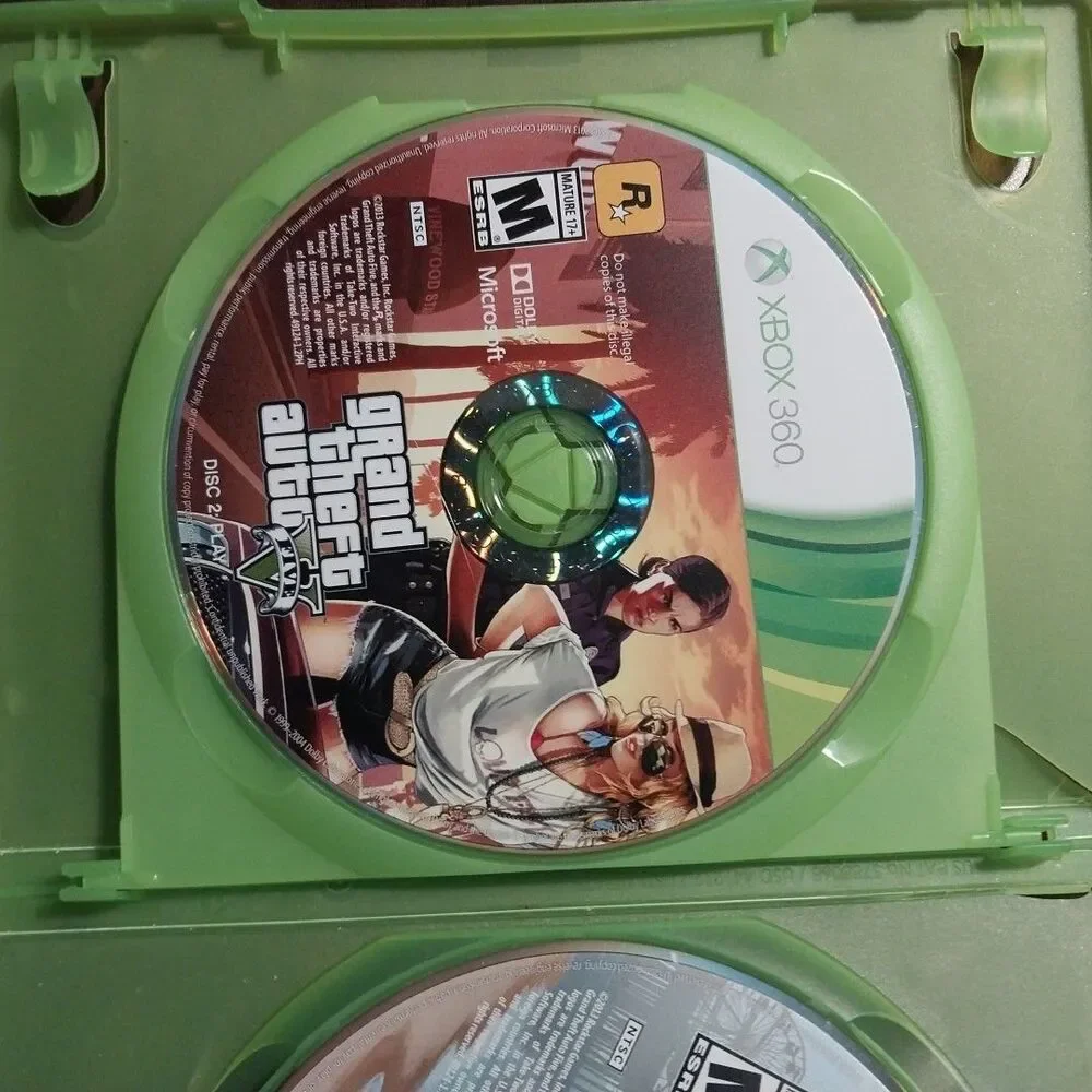 Grand Theft Auto V (Microsoft Xbox 360, 2013) Disc 1 & 2 - NO MANUAL